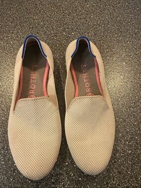 Women’s Rothy's Beige Slip-On The Loafers - size 8